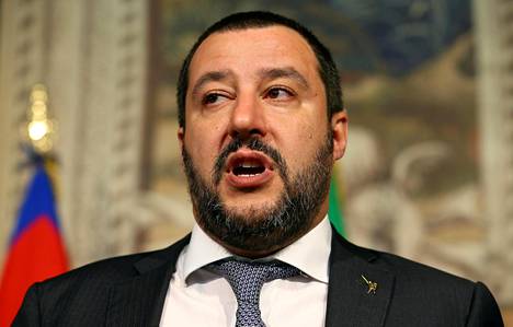 Äärioikeistolaisen Legan puheenjohtaja Matteo Salvini