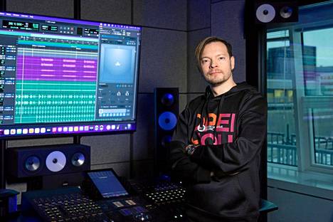 Family in Musicin toimitusjohtajan Juka Hynysen mukaan Suomen musiikkialan tietämättömyys yhtiön toiminnasta saattaa johtua viestinnällisistä ongelmista. 