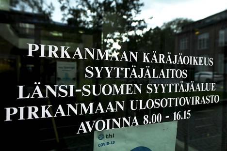 Asianajaja laati vanhukselle testamentin, jossa hän sai vanhuksen koko  omaisuuden - Kotimaa 