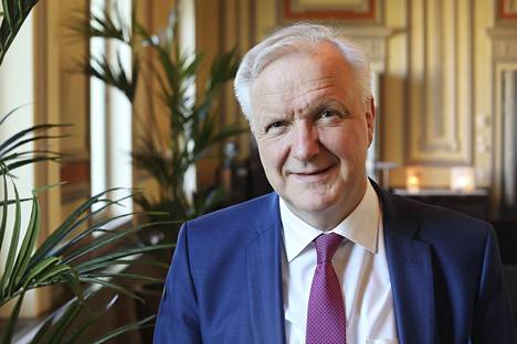 Suomen pankin pääjohtajaa Olli Rehniä pidetään hyvänä valintana presidentiksi keskustalaisten ja kokoomuslaisten keskuudessa.