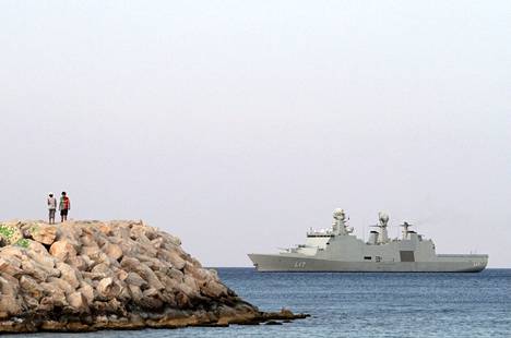 Tanskan laivaston fregatti Esbern Snare Kyproksen edustalla Välimerellä toukokuussa 2014. 