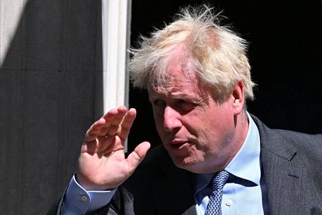 Britannian pääministeri Boris Johnsonin mukaan on tärkeää varmistaa, etteivät turvapaikanhakijat voi vain kadota maahan. 