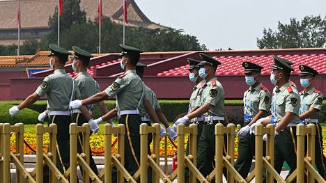 Kiina | Kiina viettää torstaina kommunistisen puolueen satavuotisjuhlia mahtipontisin mutta tarkkaan vartioiduin juhlamenoin