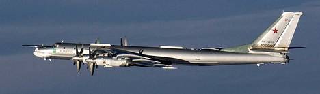 Hornet kävi tunnistamassa Tupolev Tu-95 -pommittajan. Se on poikkeuksellisin Itämeren alueella nyt havaituista konetyypeistä.