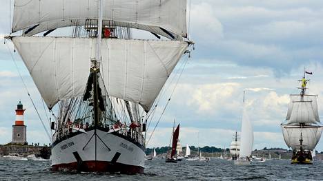 Suuria purjelaivoja The Tall Ships Races -tapahtumassa Helsingissä kesällä 2013.