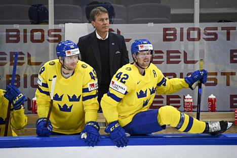 Ruotsin päävalmentaja Johan Garpenlöv sai hyvityksen Pekingin tappiolle. Kuva Tampereen alkusarjasta.