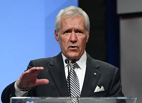 Yhdysvaltalaisvisailu Jeopardya Vuosikymmenia Juontanut Alex Trebek On Kuollut Kulttuuri Hs Fi