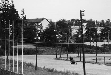 Käpylän ravirata vuonna 1976.