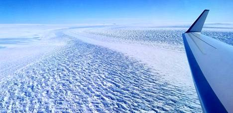 Denman-jäätikkö itäisellä Etelämantereella sulaa nyt kiihtyvällä vauhdilla. Kuva maaliskuulta 2020.
