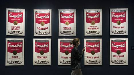 Warholin kuuluisat tomaattipurkit vuoden 1968 Campbell’s Soup I -teoksessa.