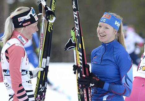 Anita Korva (oik.) ja Anne Kyllönen voittivat yllättäen sprinttiviestin Suomen mestaruuden Taivalkoskella.