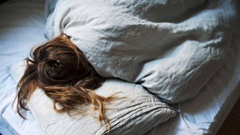 Vatsatauti- ja flunssavirukset ajavat nyt monia sänkyyn.