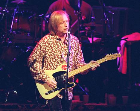 Tom Petty soittaa Filmoren lavalla 10. tammikuuta 1997. 
