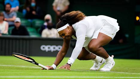 Tennis | Pelaajat liukastelevat Wimbledonin ruoho­kentillä kuin bambit jäällä ja kritisoivat olosuhteita: ”Se on vitsi”