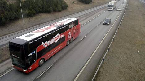Onnibus on lisännyt juhannukseksi linja-autovuoroja suosituimmille reiteilleen.
