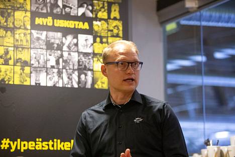 Jussi Markkanen on seurajohtajana joutunut SaiPa-kannattajien hampaisiin. Kuva SaiPan 7. helmikuuta pitämästä kyselytilaisuudesta.