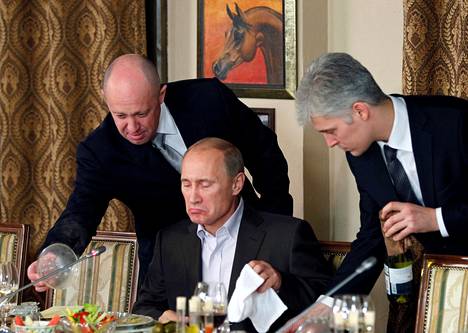 ”Putinin kokki” avusti Venäjän presidenttiä ravintola Cheval Blancissa vuonna 2011.