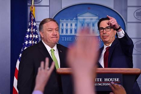 Yhdysvaltain ulkoministeri Mike Pompeo ja valtiovarainministeri Steven Mnuchin pitivät tiedotustilaisuuden Valkoisessa talossa perjantaina.