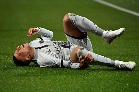 Kylian Mbappé sai iskun jalkaansa keskiviikkoillan ottelussa.