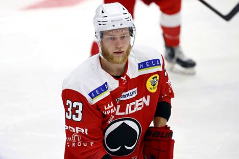 Nikolas Matinpalo pelasi Ässien paidassa viime kesän Pitsiturnauksessa.