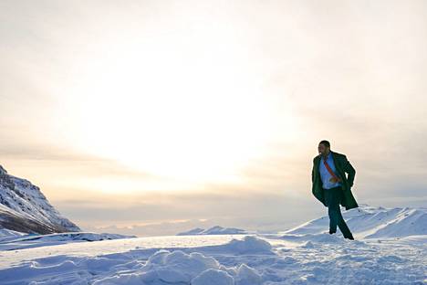 Luther: Fallen Sun -elokuvan loppukahinoissa ollaan lumisissa maisemissa Norjassa. Kohtaukset kuvattiin oikeasti Islannissa.
