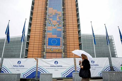EU-komission päämaja Brysselissä. Komissio esitteli keskiviikkona näkemyksiään EU-maiden talouden kehittämistarpeista.