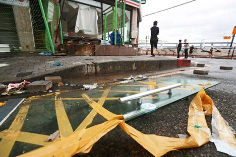 More than 20,000 households suffered from power outages during the typhoon.