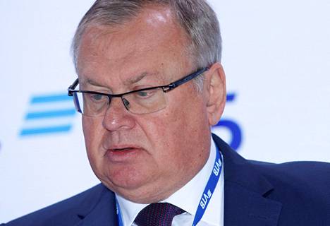 VTB:n toimitusjohtaja Andrei Kostin kuvattuna kesällä 2022.