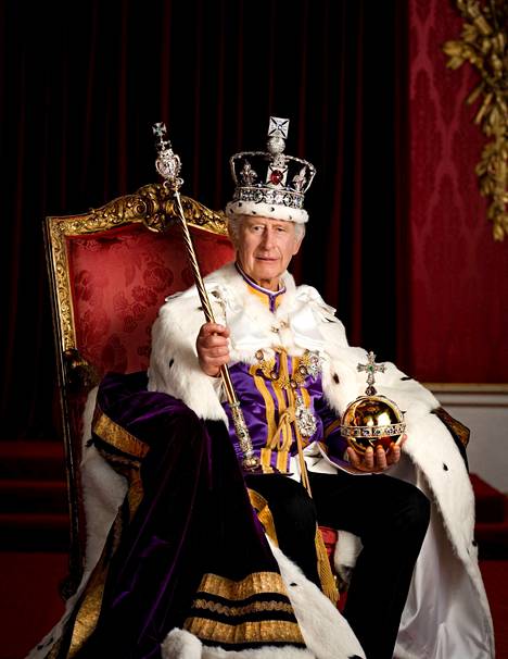 Charlesista tuli kuningas 74-vuotiaana.