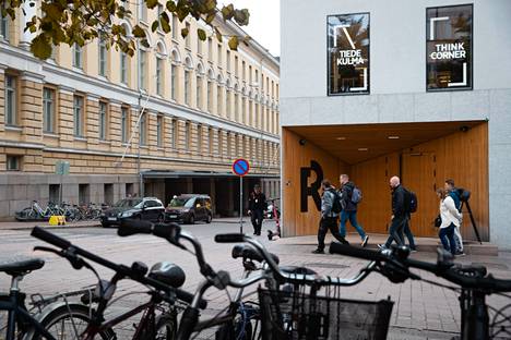 Helsingin yliopiston päärakennus tulee tutuksi uusille opiskelijoille.