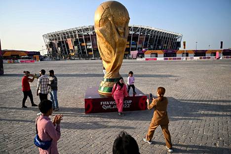 Jalkapallon MM-kisat alkavat sunnuntaina Qatarissa. 974-stadion Dohassa on yksi ottelupaikoista.