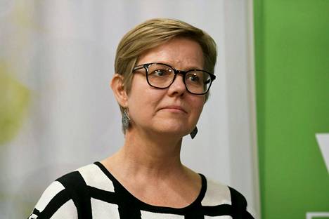 Turvapaikanhakijoiden vastaanottorahaa pitäisi nostaa, sisäministeri Krista Mikkonen sanoo.