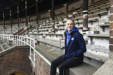 Ruotsi-ottelu käydään tänä vuonna perinteikkäällä Tukholman olympiastadionilla. Seiväshyppääjä Wilma Murto kuuluu Suomen joukkueen tähtiin.