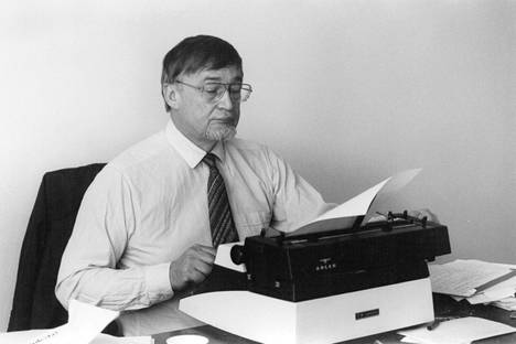 Paavo Haavikko vuonna 1984.