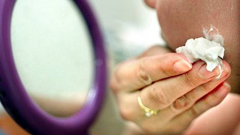 Kosmetiikka | Nivean kosteusvoide peittosi ruotsalaistestissä kalliit ihonhoitotuotteet – Asiantuntijat kertovat, miksi halvat markettivoiteet pärjäävät testeissä