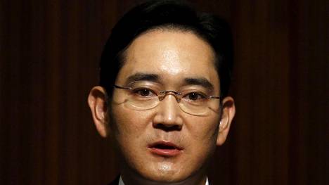 Suuryritykset | Samsungin perijä uudelleen vankeuteen lahjontaskandaalin seurauksena