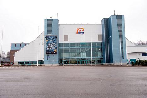 Espoon Tapiolassa sijaitseva Metro-areena toimii Mestiksen tämän hetken kärkijoukkueen Kiekko-Espoon kotihallina. Aiemmin samassa hallissa SM-liigaa pelasi Espoon Blues.