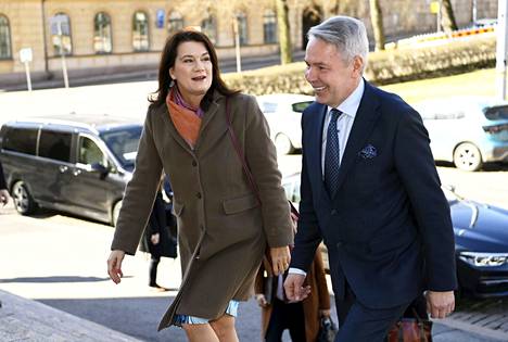 Suomen ulkoministeri Pekka Haavisto (vihr) ja Ruotsin ulkoministeri Ann Linde tapasivat perjantaina Helsingissä.