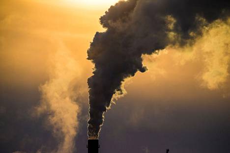Energiayhtiöiden ja suurteollisuuden pitää hankkia päästöoikeuksia päästämänsä hiilidioksidin verran.