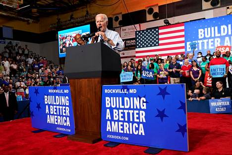 Joe Biden puhui kannattajilleen Rockvillen kaupungissa Marylandin osavaltiossa perjantain vastaisena yönä Suomen aikaa. 