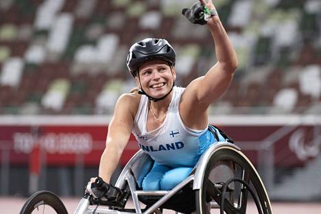 Amanda Kotaja otti hopeaa vuoden 2021 paralympialaisissa sadalla metrillä.