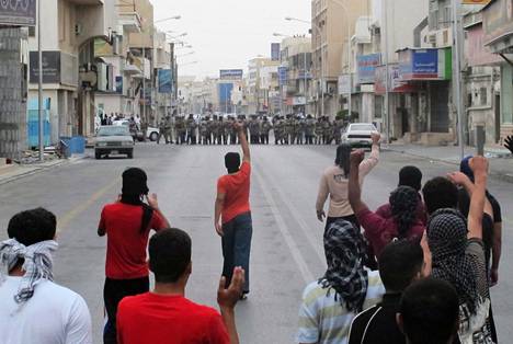 Poliisi ja mielenosoittajat olivat vastakkain Saudi-Arabian Qatifissa maaliskuussa 2011, kun maassa järjestettiin useita hallitusta vastaan suunnattuja protesteja.