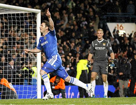 Chelsean Frank Lampard laukoi voittomaalin rangaistuspotkusta.