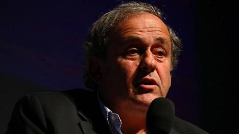 Kansainvälinen jalkapalloliitto vaatii Euroopan liiton entiseltä puheenjohtajalta Michel Platinilta miljoonasaatavia