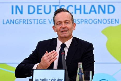 Saksan liikenneministeri Volker Wissing on puhunut ”autovihasta” puolustaessaan polttomoottoriautojen valmistuksen jatkamista.