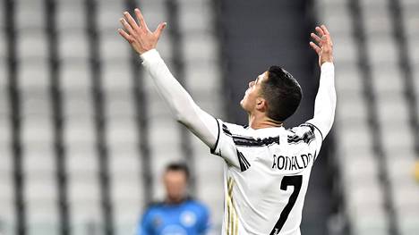 Jalkapallo | Cristiano Ronaldo rikkoi jälleen yhden maaliennätyksen: tehnyt nyt 12 peräkkäisellä kaudella vähintään 20 maalia