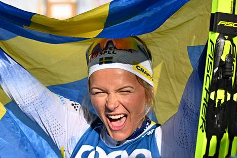 Frida Karlsson sai juhlia Planicassa hopeaa yhdistelmäkilpailun jälkeen. Hän sivakoi hopeaa myös 10 kilometrin vapaan hiihtotavan kilpailussa.