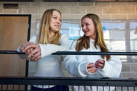 13-vuotiaat Cassandra Most ja Seela Tallqvist käyvät Puistopolussa seitsemättä luokkaa. Heidän mielestään koulun maineella ei ole merkitystä vaan sillä, onko siellä hyvät opettajat.
