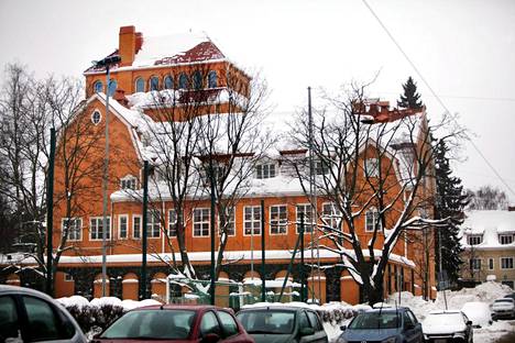 Entinen pensionaatti on harvoja toteutuneita rakennuksia Eliel Saarisen Munkkiniemi–Haaga-suunnitelmasta.