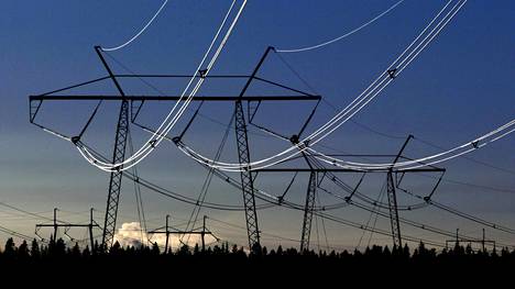 Sähkön siirtohinnat yhä nousussa, keskustan ajama sähköveron alueellinen porrastus ei ole etenemässä